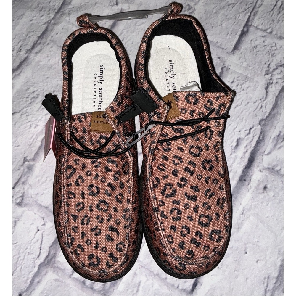Simply Southern Slip-On Animal Print Shoes (NEW)‎ Size 9